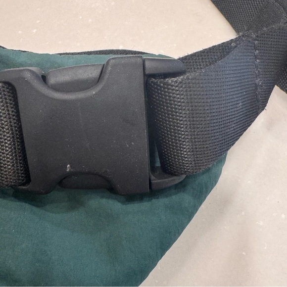 Lululemon City Essentials Multi-Pocket Belt Bag Everglade Green - Picture 5 of 14